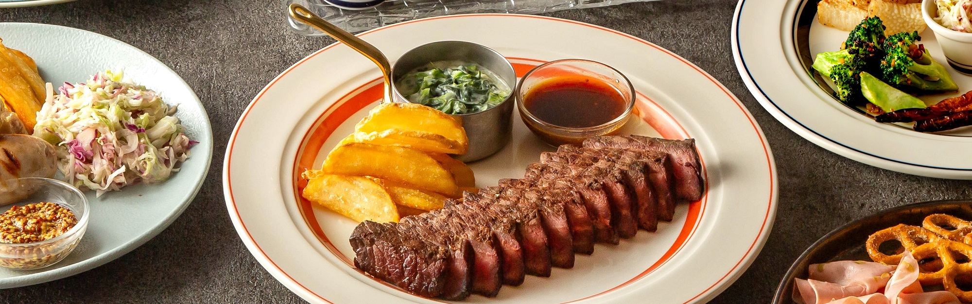 まるでアメリカンダイナーのようなボリュームあるお肉料理 | SHINAGAWA PIVOT